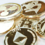 犯罪組織が盗んだ財産を仮想通貨に換金する理由と仮想通貨支払い要求の背景を解説